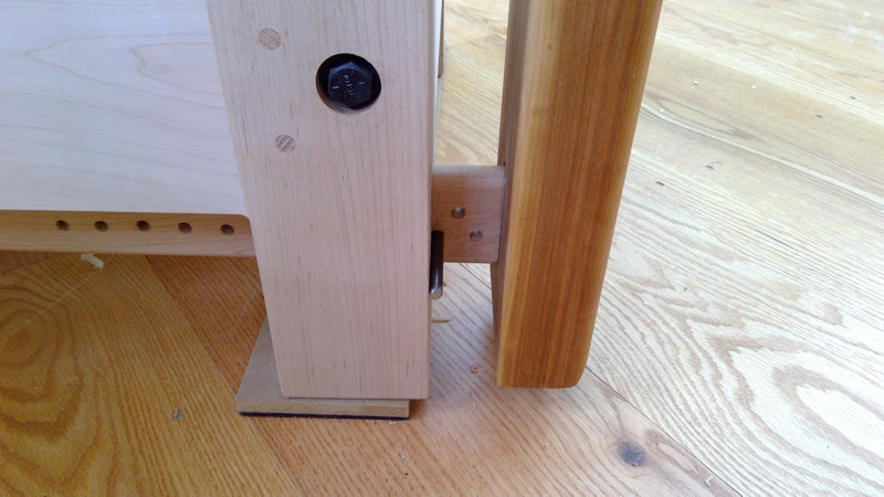 Leg Vise Guide Bar with Locking Pi